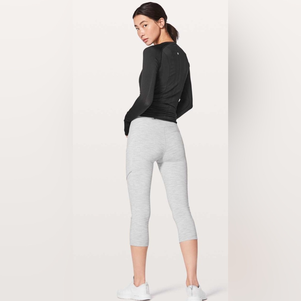 Lululemon Speed Up Crop 21"
Wee Are From Space Nimbus Battleship Size 2 - Picture 5 of 5